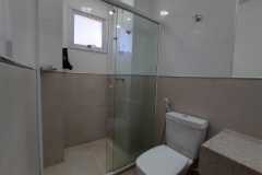 Master-Duplo-com-duas-camas-extras-banheiro-1