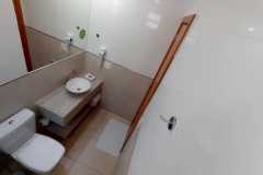 Master-Duplo-com-duas-camas-extras-banheiro-2